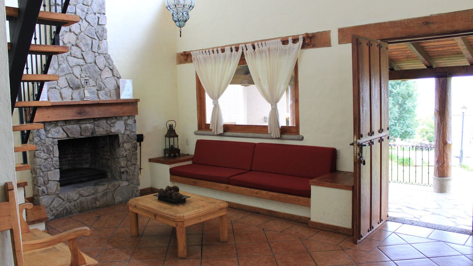 Estancia chimenea vista 3